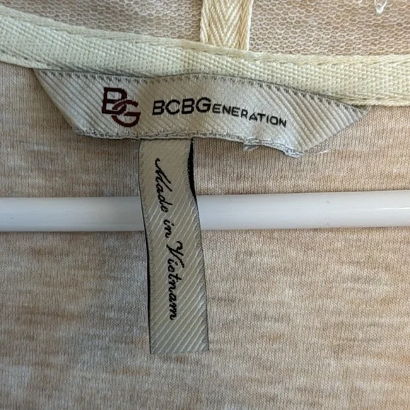 Bcbgeneration hooded sweater dress no holes no rips from non-smoking home - Picture 4 of 9